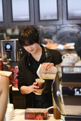 SM True (เอสเอ็ม ทรู) กับ Shopee (ช้อปปี้) เสิร์ฟรสชาติสุดเครซีให้แฟนคลับชาวไทยของ HAECHAN (แฮชาน) พร้อมฉลองโซโล่อัลบั้มแรก 'TASTE' ในงาน "Shopee x HAECHAN 'TASTE' FANSIGN & CAFE EVENT"